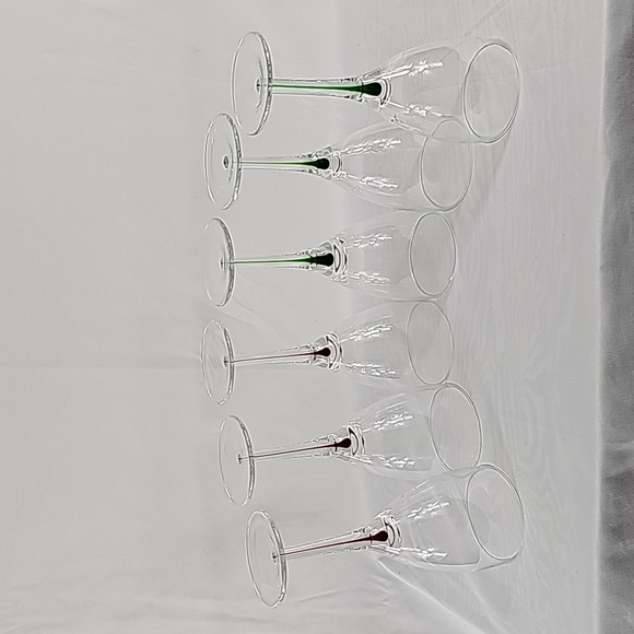 Set of 6 Wine Glasses - Picture 4 of 5